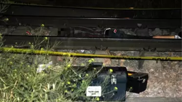 Rayların Üzerinde Ölümü Bekledi