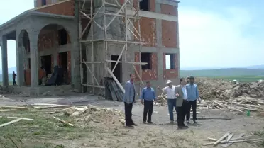 Kaymakam Görükmez Cami İnşaatını İnceledi