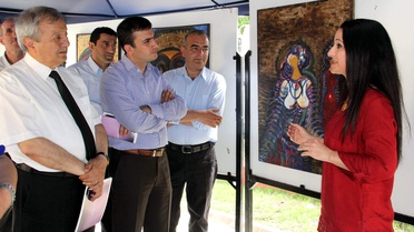 Ressam Özmen: 'Kadınlar Zengin Bir Dünyaya Sahip'