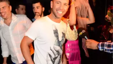 Hande Yener Gelinlikle Geldi