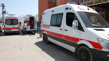 Ambulans ve Traktör Çarpıştı: 5 Yaralı