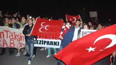 Taksim Eyleminde MHP Bayrağı Krizi