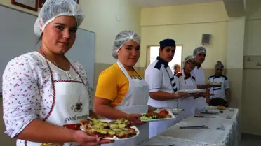 Bayat Ekmekle Yapılan Yemekler Jüri Karşısına Çıktı
