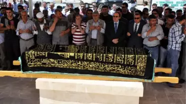 Polisten Kaçarken Kazada Ölen Genç Toprağa Verildi