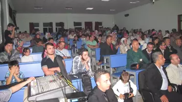 Atatürk İlkokulu Öğrencilerinden Şiir Dinletisi