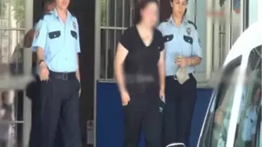 Annesini 8 Yerinden Bıçakladı