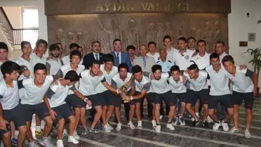 Şampiyon Vali Al'ı Ziyaret Etti