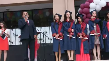 Kız Meslek ve Kız Teknik Lisesinden Mezuniyet Coşkusu