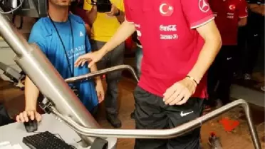 U20 Milli Takımı Acıbadem Fulya Sporcu Sağlığı Merkezi'ni Ziyaret Etti