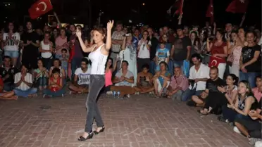 Antalya'da Açık Havada Sanatlı Taksim Protestosu