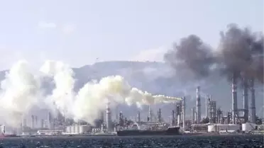 Tupraş'ta Ani Enerji Kesintisinden Kaynaklanan Duman Korkuttu