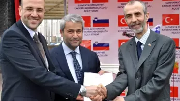 Bakan Ergün, Hasyüncü'ye Slovenya Fahri Konsolosluk Beratını Verdi