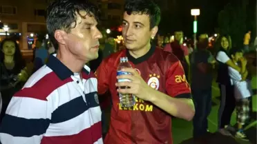 Çorluda 'Duran Adam' Eylemi