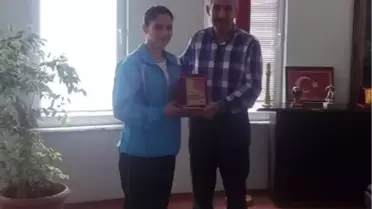 Çukurçayır'dan Çıkan Dünya Şampiyonlarına Plaket Verildi
