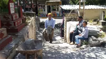 Mezarlıklarda Çevre Düzenlemesi Başladı