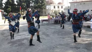 Zeytinköylü Kursiyerler Yılsonun Sergisi Açtı