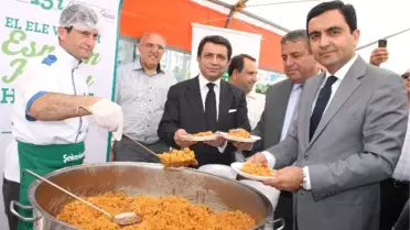 'Kapımız Esnafa Açık' Projesi Kapsamında Ahi Pilavı İkram Edildi