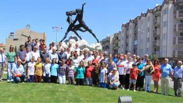 Salihli'de 'Özgürlük Heykeli' Törenle Açıldı