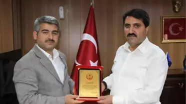 Bingöl Buhara Eğitim Kültür ve Sanat Vakfı Başkanı Değişgeç, Bingöl Belediye Başkanı Atalay'ı...