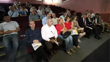 Tığ, Okurlarıyla Söyleşti, Kitabını İmzaladı