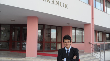 Camiye Giderken Uçuruma Uçtu