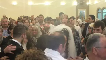 Arslan, Reyhan ve Tayfun'un Düğününe Katıldı
