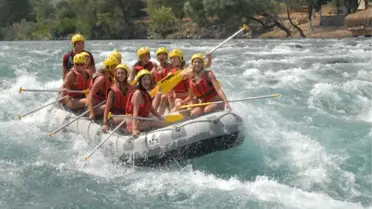 Güzellerin Rafting Keyfi