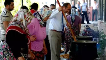 Kadın Çiftçiler Yöresel Lezzetleri Beğeniye Sundu