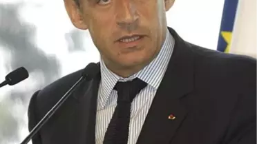 Sarkozy'e Suistimal Davasında Takipsizlik İstemi