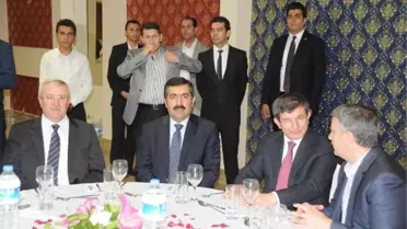 Davutoğlu, AK Parti Milletvekilinin, Oğlunun Düğününe Katıldı