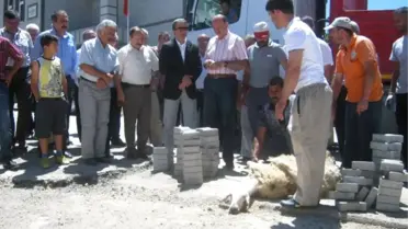 Sümer Mahallesinde İlk Parke Dualarla Konuldu