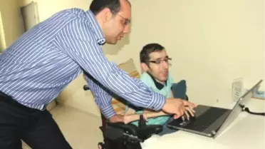 Klavyenin Tuşları ile Yaşama Bağlandı