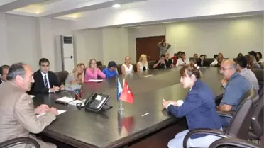 Yabancı Öğrencilerden, Vali Yardımcısı Emre'ye Ziyaret