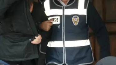 İzmit'te Polis 10 Kişiyi Gözaltına Aldı