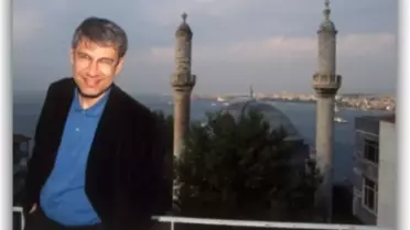 Nobel Ödüllü Yazar Orhan Pamuk, Yapı Kredi Yayınları'nda