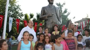Bakırköy Belediyesi Atatürk Heykeli Açılışını Yaptı