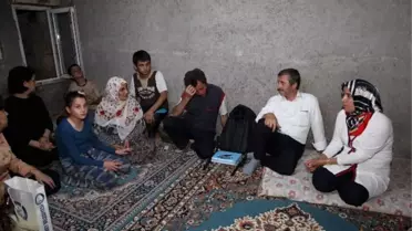 Başkan Tahmazoğlu Gece Yapılan Aile Ziyaretlerinde Sorunları Dinledi