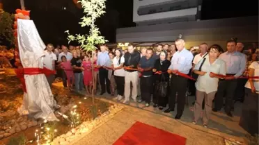 Gaziemir'de Duygu Dolu Açılış