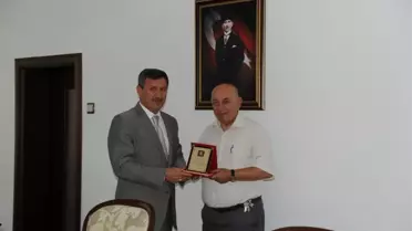 Kick Boks Temsilcisinden Valiye Teşekkür Plaketi