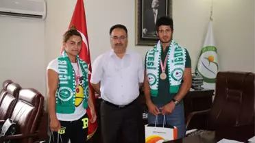 Şampiyon Sporcular, Rektör Prof. Dr. Yılmaz'ı Ziyaret Etti
 
