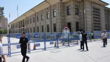 Eskişehir'de Vali Tuna'yı Protesto Eylemi