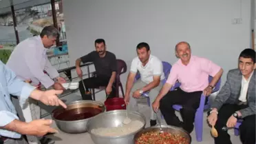 Asyader'in İftar Sofrasına Yoğun İlgi