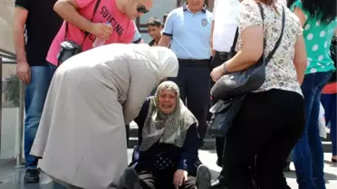 Evlat Acısıyla Yere Yığıldı, Torunu ile Sakinleşti