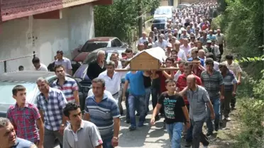 (Özel Haber) Cenazede Yere Yığılan Şahıs Yeniden Hayata Döndürüldü