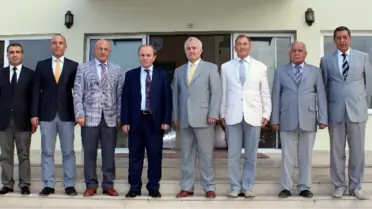 Vali Öztürk Gençlik Hizmetleri ve Spor İl Müdürlüğü'nü Ziyaret Etti