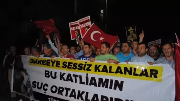 Başakşehir Halkı Mısır'daki Askeri Darbeyi Protesto Etti