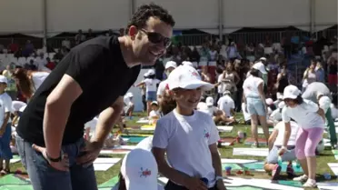 Erdil Yaşaroğlu Çizdi, Minikler Boyadı
