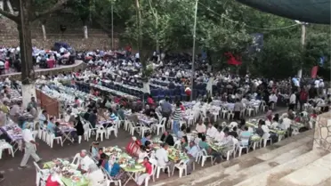 Bademli Belediyesi'nden 2 Bin 500 Kişiye İftar Yemeği