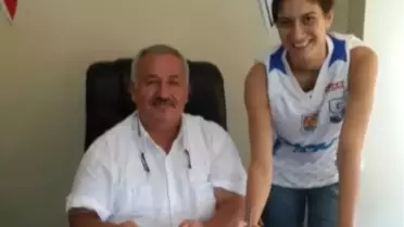 Genç Oyuncu Burcu Çiğil Tarsus'ta