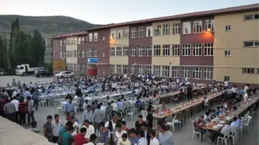 Hizan Belediyesi'nden 500 Kişiye İftar Yemeği